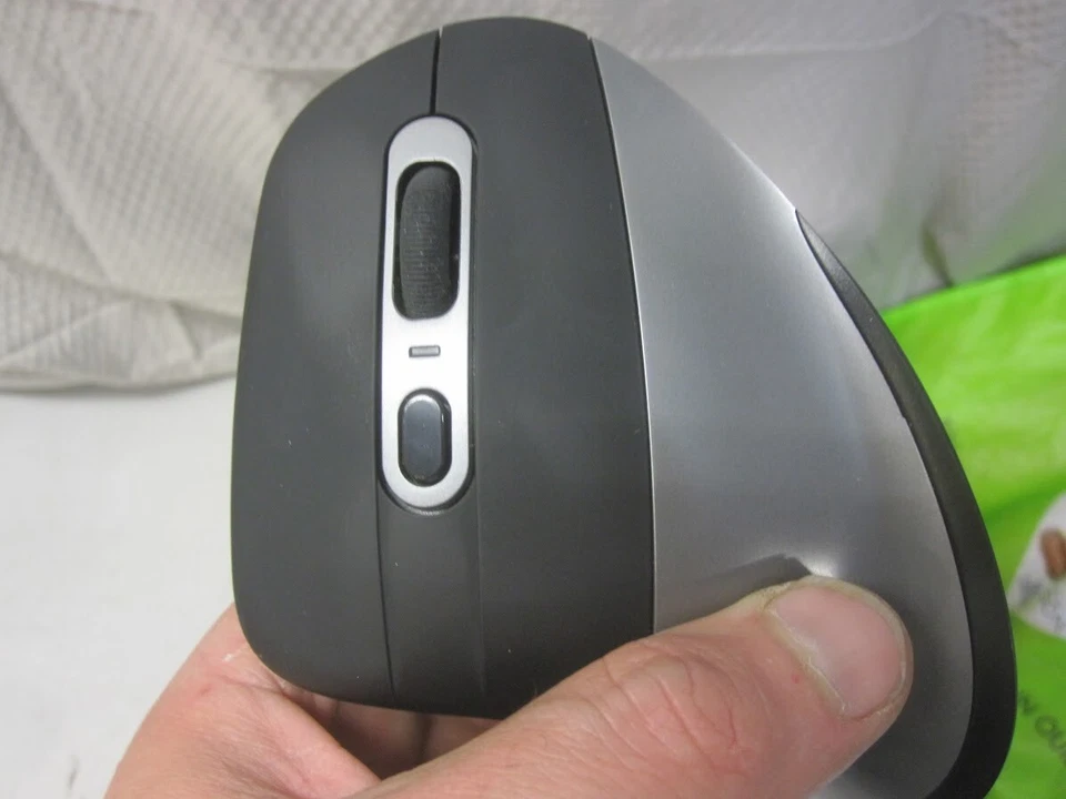 M231 Vertical Mouse Wireless Ergonomic Mouse for Comfy Tracking Bluetooth & USB - Image 4 of 4
