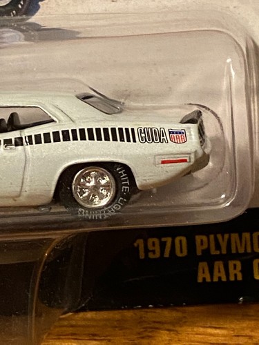 Johnny Lightning Limited Edition Muscle Cars U.S.A. 1970 Plymouth AAR Cuda White - Picture 6 of 23