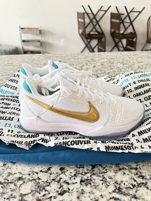 Size 9- WHITE PAIR Nike Undefeated x Zoom Kobe 5 Protro What If