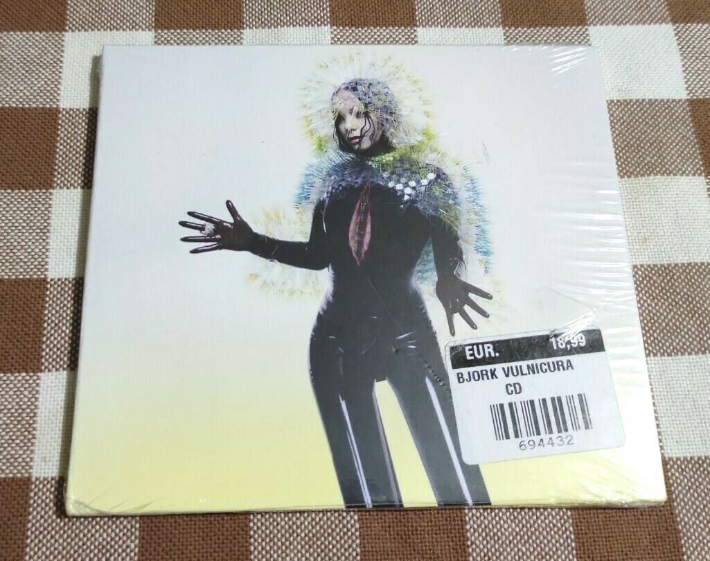 BJÖRK • VULNICURA •  CD - NUOVO e SIGILLATO - Stampa italiana - 2015