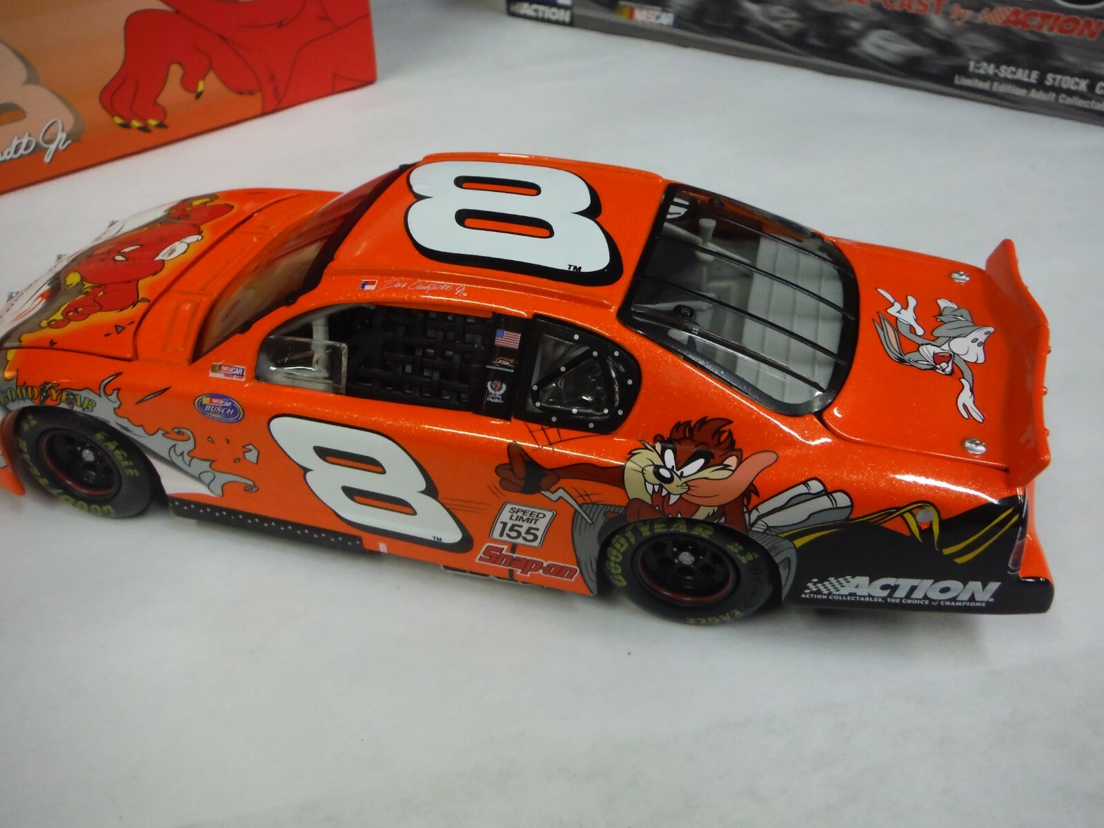 DIECAST NASCAR EARNHARDT JR #8 LOONEY TUNES REMATCH 2002 MONTE CARLO 1:24 X5-17
