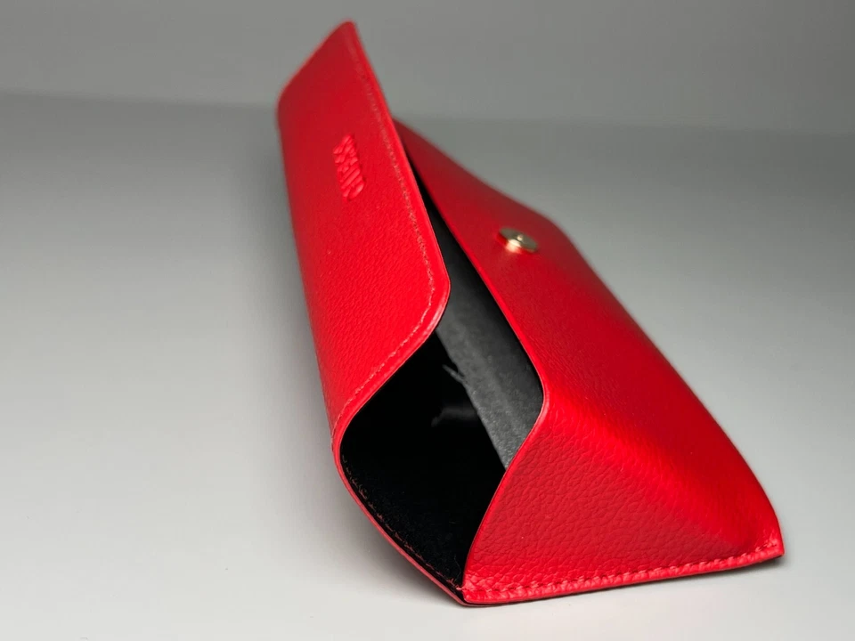 Nuevo estuche Guess rojo grande duro para gafas de sol gafas regalo Foto 2 de 4