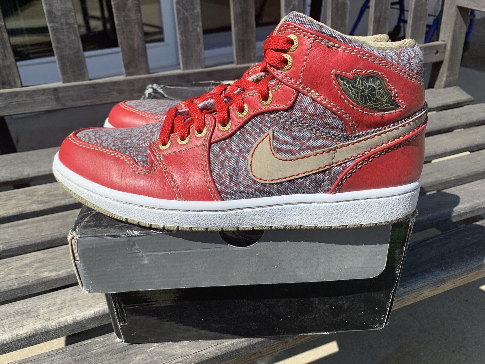 Nike Air Jordan 1 Retro OG High Levi's Pack Denim Pack Red Gold Sz 10 IV 4  Dunk 886736539010 | eBay