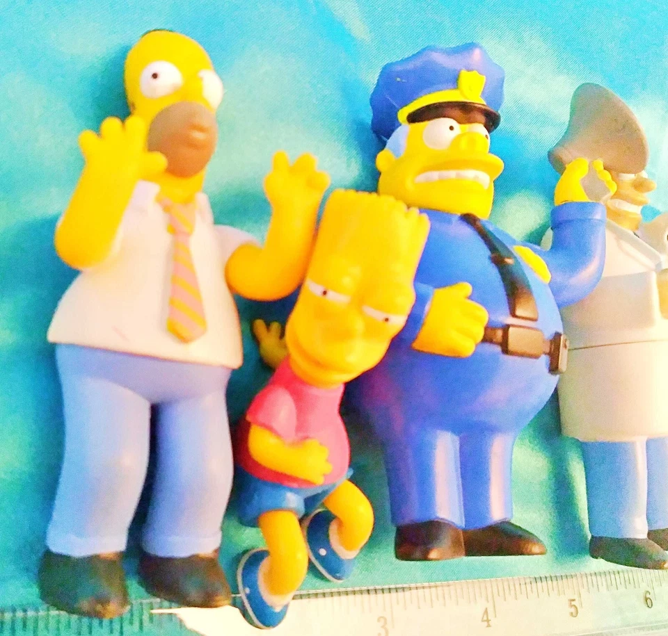 Juego de 5 - Figuras de Los Simpson Bart Homer Police Doctor 2007 Burger King Foto 2 de 3