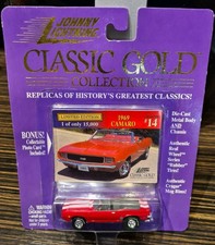 JOHNNY LIGHTNING CLASSIC GOLD 1969 CAMARO SS 