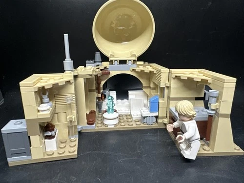 LEGO Star Wars: Obi-Wan's Hut (75270) W Luke Skywalker And Leia Hologram Read