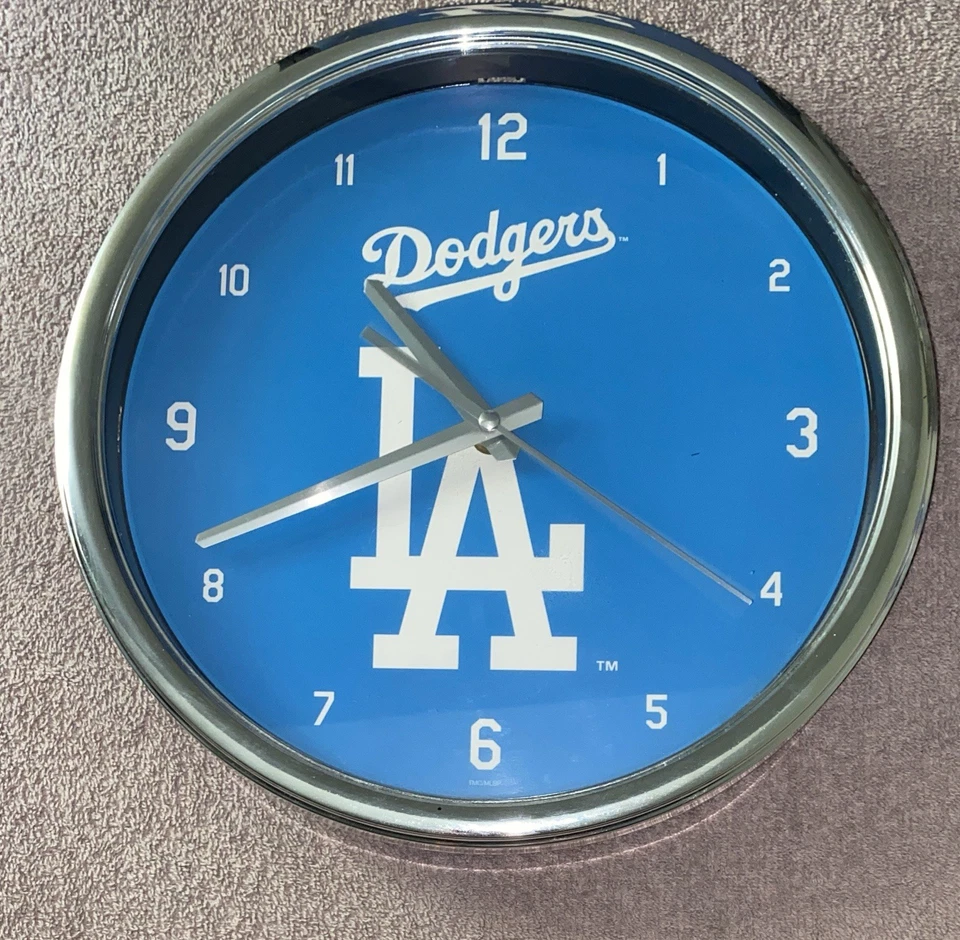 Lote Memorabilla de los Dodgers (4) - Reloj Decoración del Hogar, Cuadro de Madera (2), Cuadro Vinal Foto 2 de 4