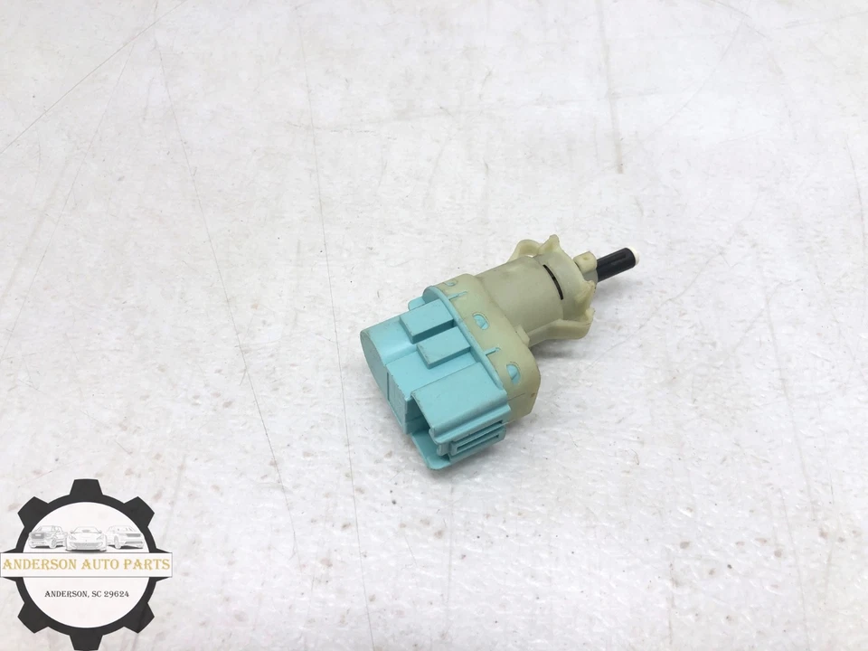 Interruptor sensor de control de luz de pedal de freno Lincoln Continental 2017-2020 OEM Foto 2 de 4