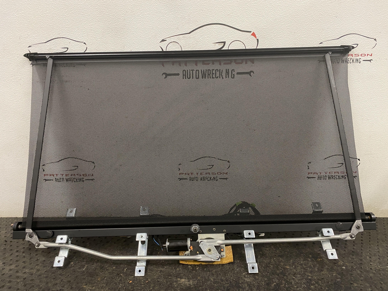 2006 MASERATI QUATTROPORT REAR BACK GLASS WINDOW POWER SHADE