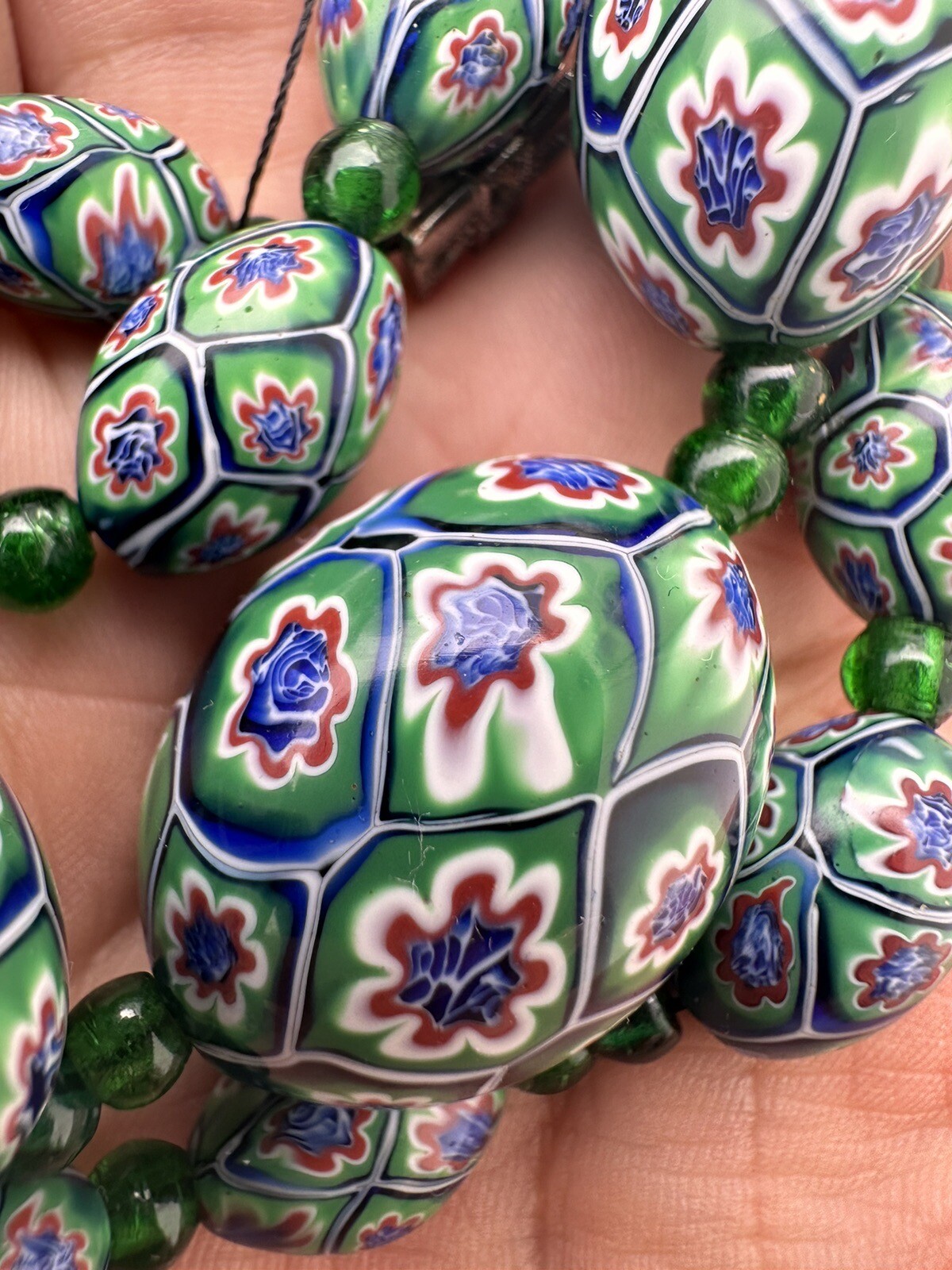 VINTAGE ANTIQUE MILLEFIORI GLASS BEADS MURANO GREEN NECKLACE 25 Beads