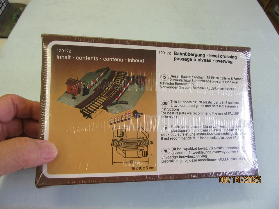 HO - Faller  120172 Gated Railroad Crossing - NIB - Image 2 of 2