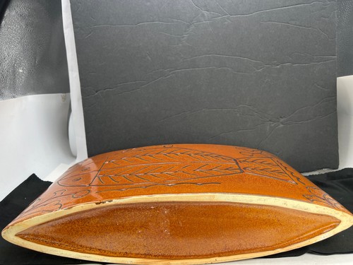 Vase rot Keramik beschriftet Linien Hieroglyphen Fisch einzelne Knospe 16 x 9 x 3" glasiert - Bild 10 von 13