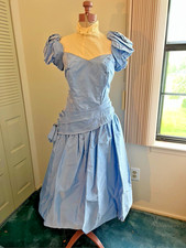 NEW-Unworn Vintage 80s blue party prom dress w ruffled sleeve, sash, bow. Size L
