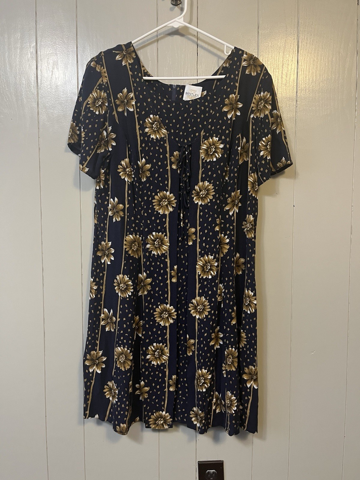 Vintage Bentley Women 16W Floral Sunflower Dress Navy Rayon Short Sleeve Midi