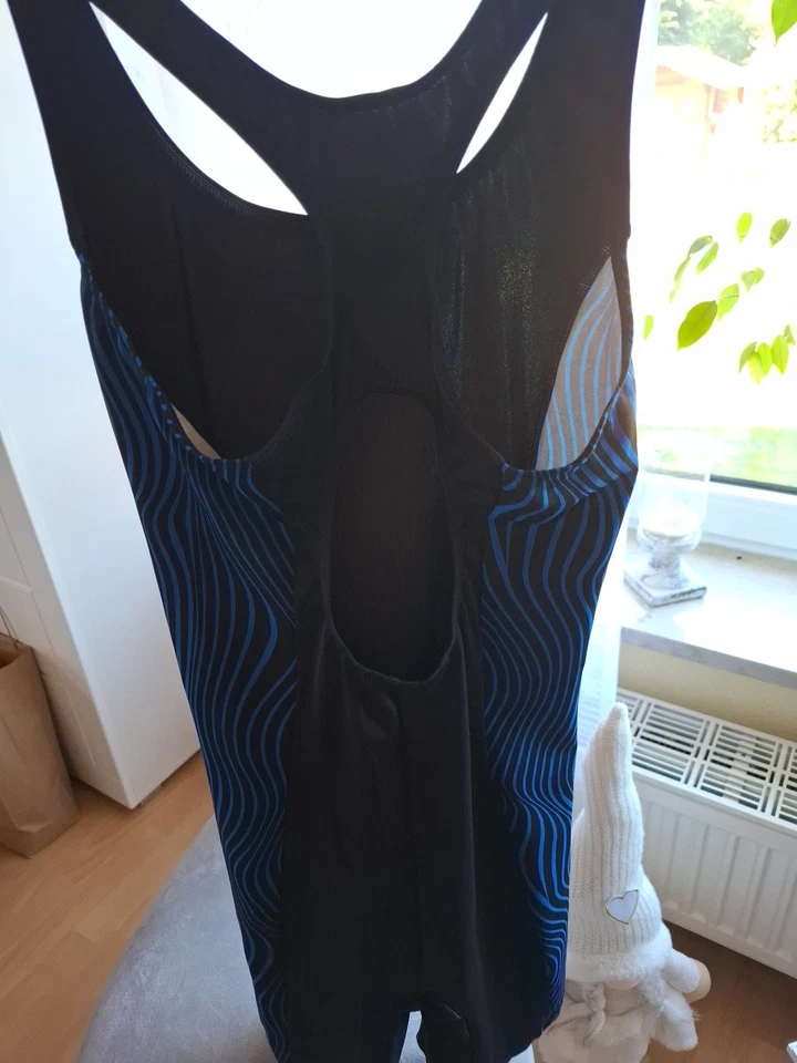 Toller Badeanzug mit Bein In Gr.42 Schwarz - Bild 3 von 4