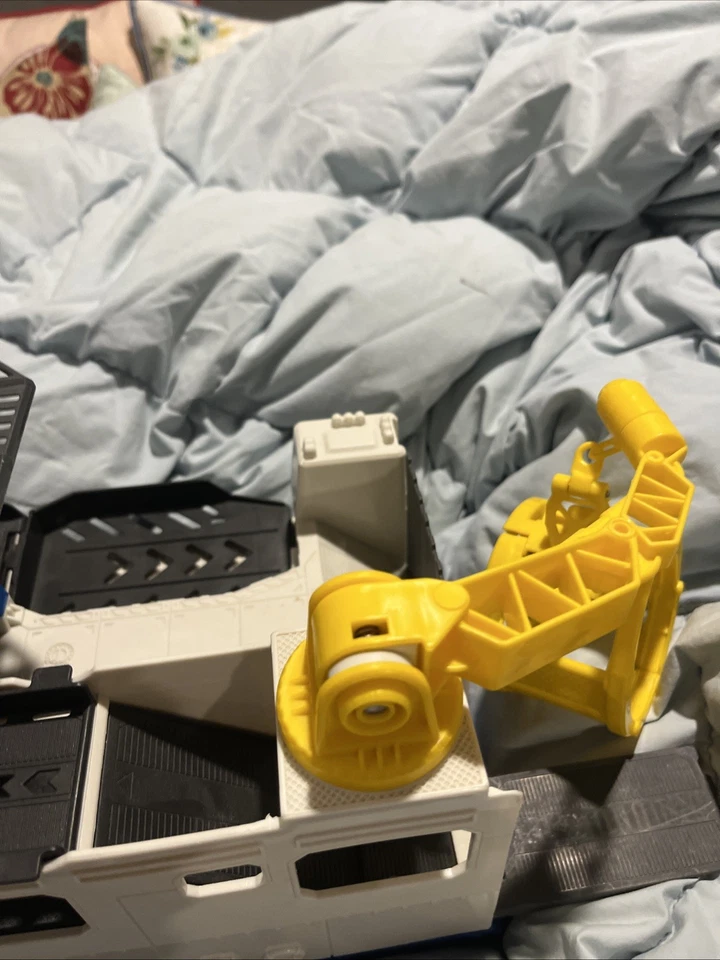 Matchbox - Mission Marine Rescue Shark Ship - BFN57 - Mattel 2013 - Ship Only - Image 3 of 4