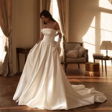 Elegant Satin Pearls Weddings Dresses Off Shoulder Sleeveless Bow Bridal Gowns