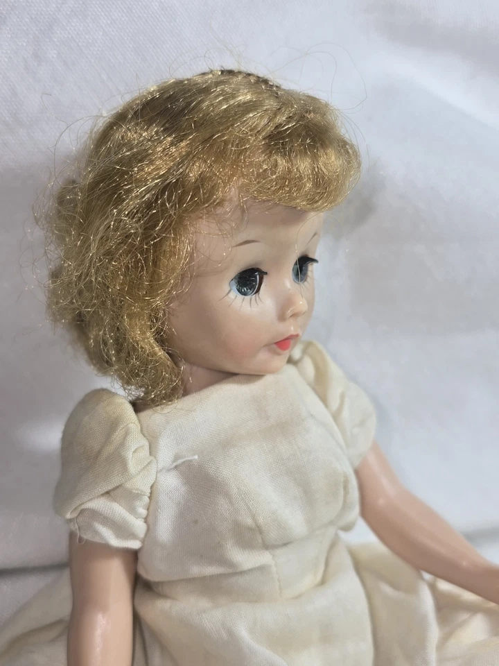 Muñeca Cissette Madam Alexander Vintage Años 50 9 Pulgadas Alto Marcada MME Peluca Rubia Foto 4 de 4