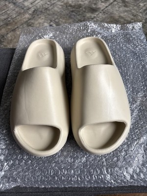 Adidas Yeezy Slides Cream Flip Flops Y9
