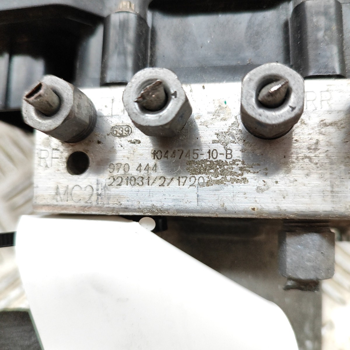 TESLA MODEL Y ABS Pump 1044745-10-B Electric 340kw 2023 23516529