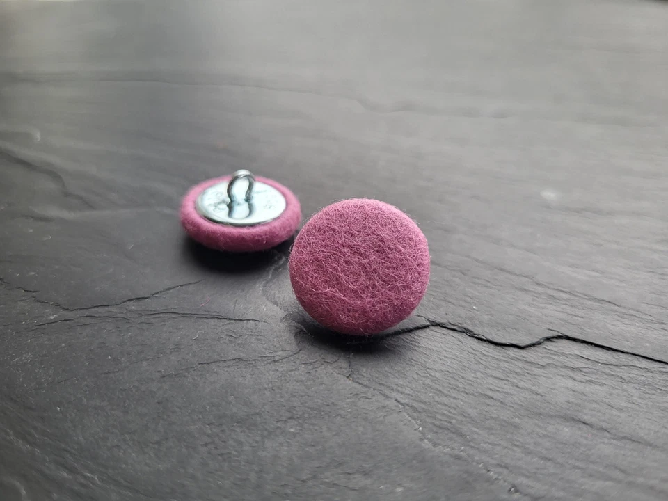 100% Wool Felt Pink Fabric Covered 14, 19, 23, 25 or 31mm Buttons in 80+ colours - Image 2 of 4