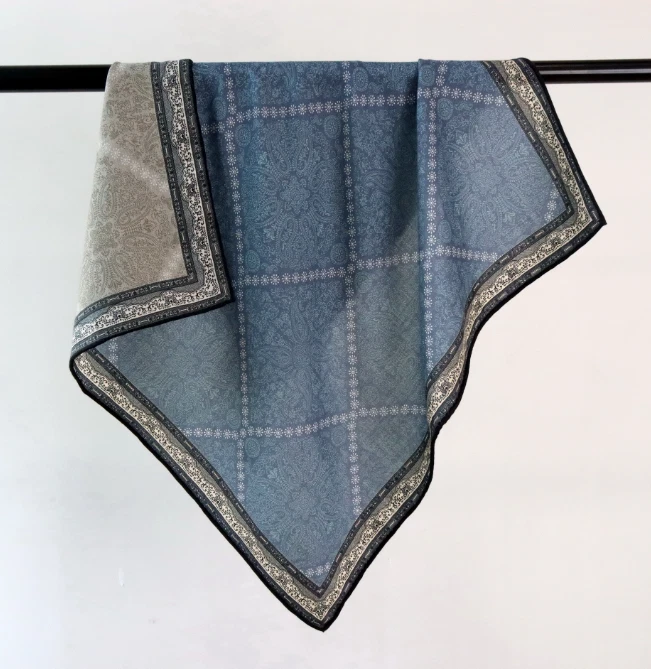 70% Cashmere 30% Silk 68X68cm Bandana Scarf totem Print Neckerchief Shawl Wrap