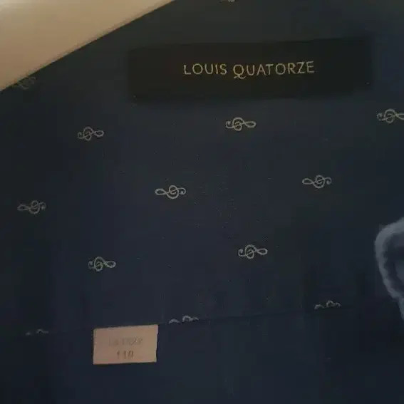 Louis Quatorze Blue Shirt with Musical Notes Pattern Size 110