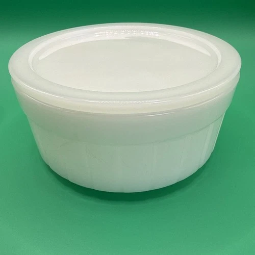 Vtg Federal Glass Milk Glass Round Refrigerator Dish With Glass Lid