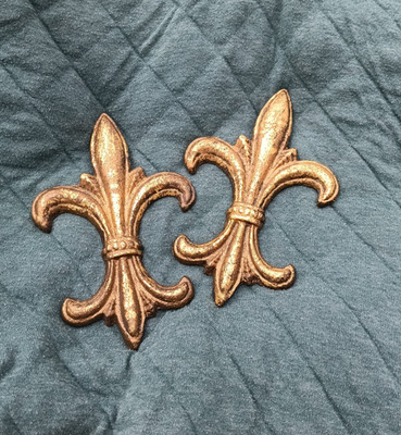 VTG Fleur De Lys Metal Wall Decor Set of 2 Distressed Gold French Country