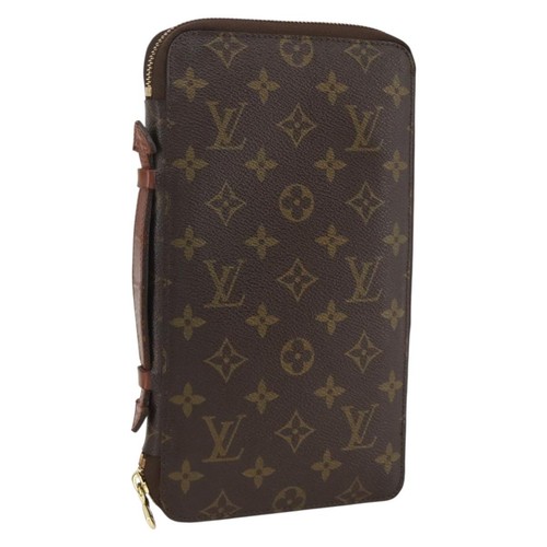 LOUIS VUITTON Monogram Poche Escapade Travel Case M60113 LV Auth AMZ316