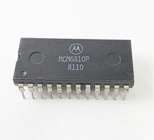 Motorola MCM6810P 1024-Bit (128x8) 450ns 1MHz SRAM 24-Pin DIP: NOS: 81 Date Code