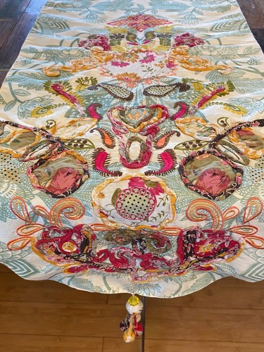 PIER 1 TABLE RUNNER Flowers And Leaves Green Pink Orange & Cream Appliquéd Beads - Picture 4 of 7