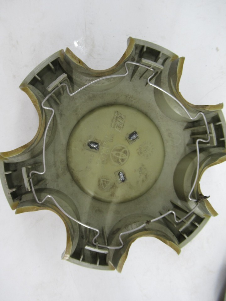 Center Caps Hubcaps Toyota 42603AD060 OEM Wheel Set 69461 0513