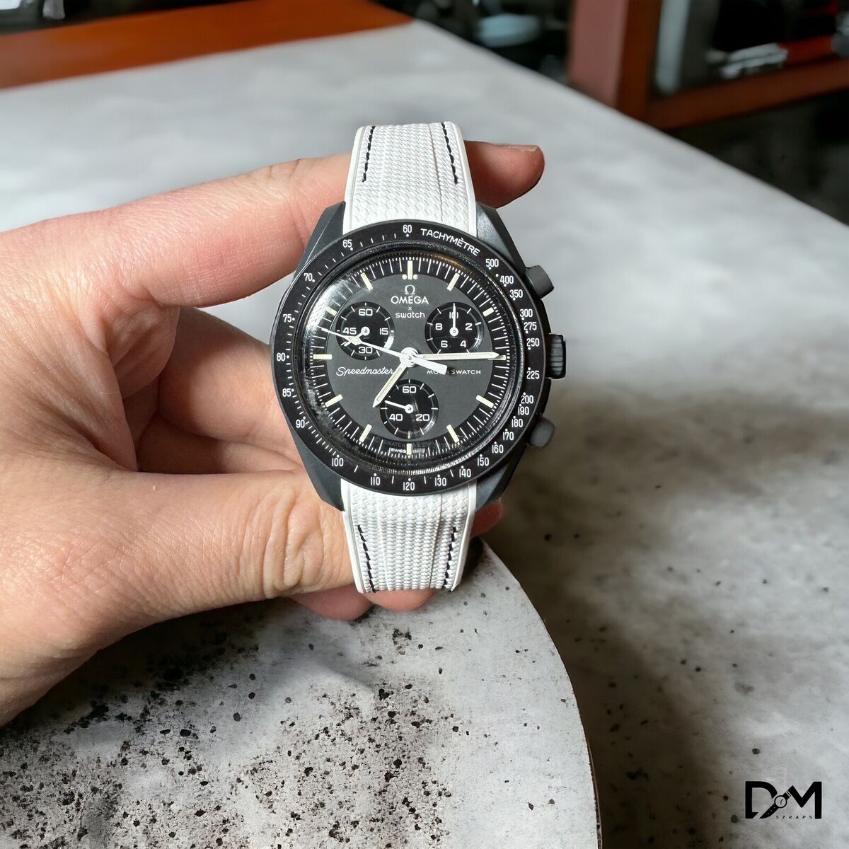 Omega x Swatch - Mission To The Moonphase New Moon - Snoopy Omega x Swatch - Mission To The Moonphase New Moon - Snoopy