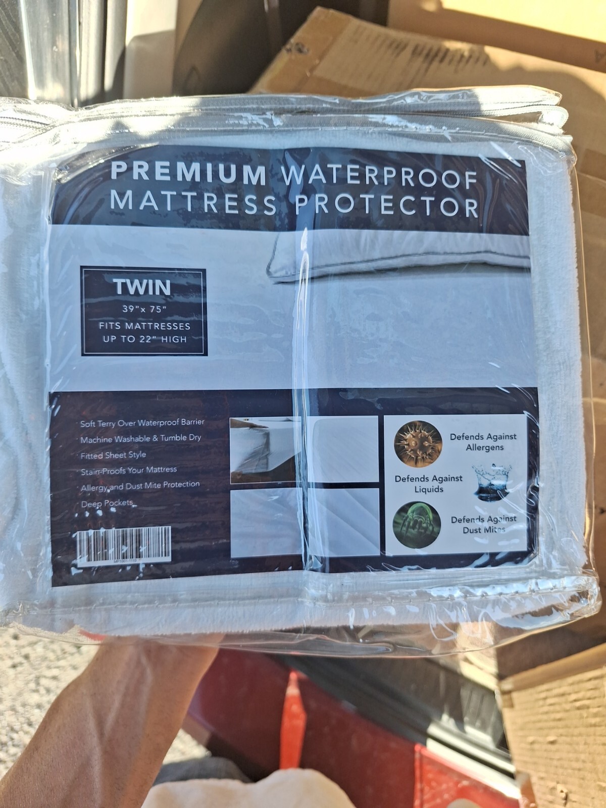 Twin Premium Waterproof Mattress Protector, Brand New, Solid White, Soft 39x75