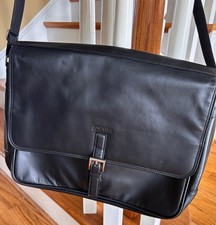 Kenneth Cole Reaction Computer/Messenger Shou...
