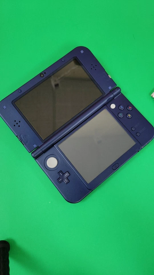 Galaxy Púrpura Nuevo 3DS XL LL REGIÓN LIBRE 128 GB Pantallas Perfectas Terceros Restaurado Foto 4 de 4