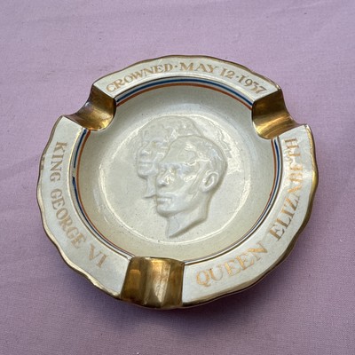 SELTEN 1953 KRÖNUNG VON KÖNIGIN ELIZABETH II 3-D ASCHENBECHER VON CROWN DEVON FIELDING'S