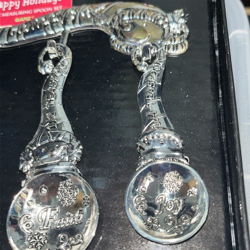 Ganz Christmas Holiday 4 Pce Set Measuring Spoons ⛄️ Peace Love Faith Joy - Picture 4 of 5