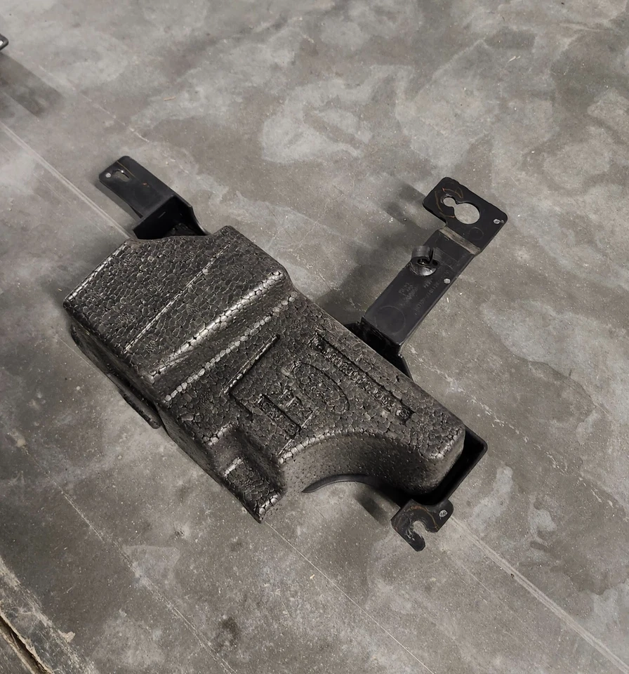 Amortiguador de sonido para puerta del conductor Ford Explorer/Mercury Mountaineer 2006-2010 Foto 2 de 4