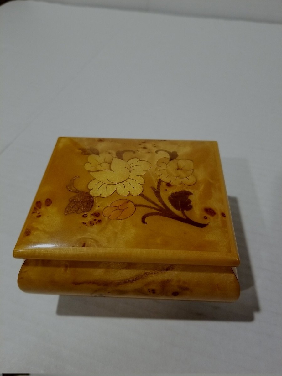 REUGE MUSIC オルゴール Canon in D Lot - A REUGE WALNUT MUSIC BOX, 