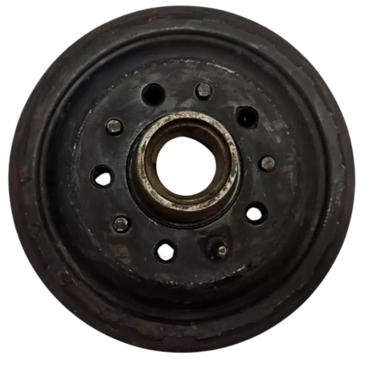 Buje y tambor de freno delantero izquierdo del lado del conductor Plymouth 1946-1948 1118837 NOS. Foto 2 de 4