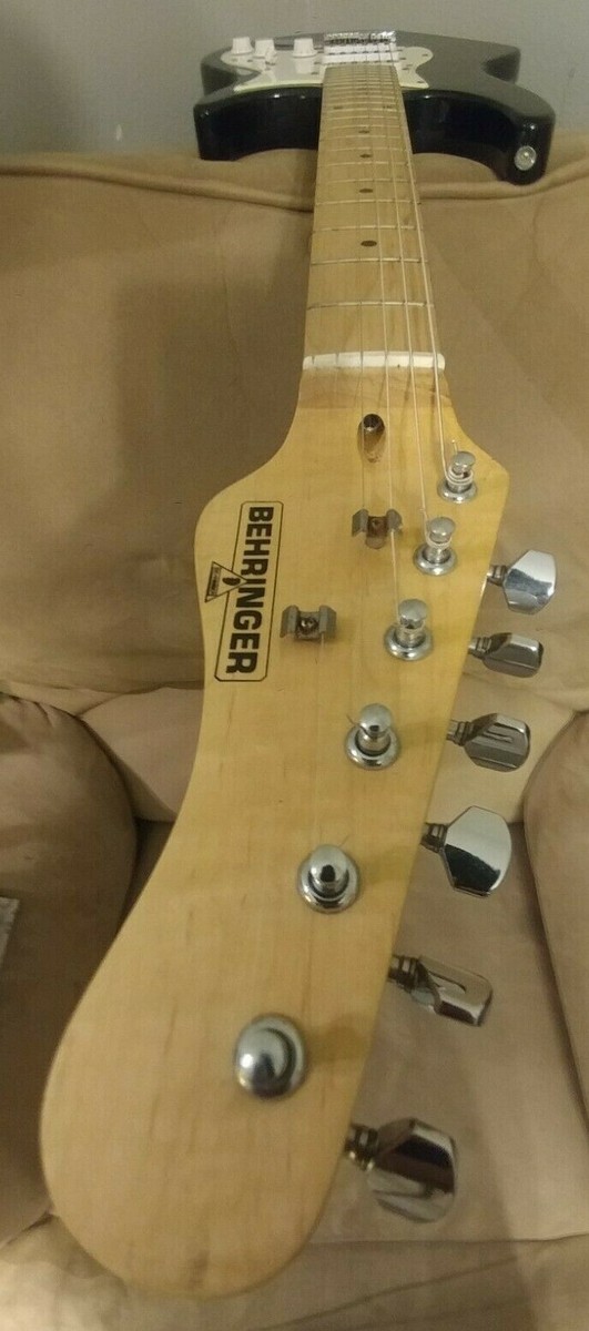 1214-168 ベリンガー BEHRINGER エレキギター　ストラトキャスター Behringer Electric Guitar Black Stratocaster Triple Single Coil