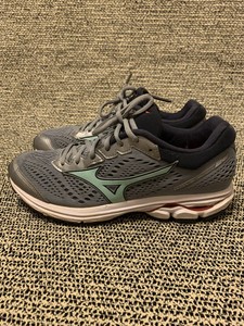 mizuno running a2 brown