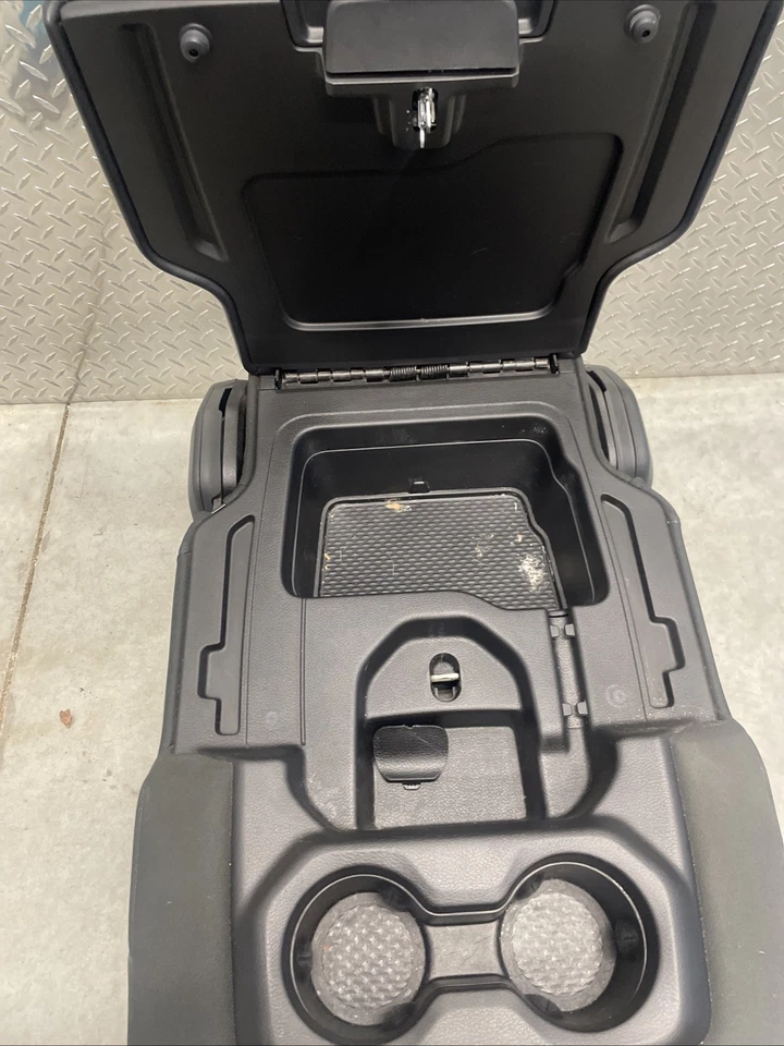 RAM 1500 2019-26 quinta cabina doble tela centro delantera asiento reposabrazos almacenamiento Foto 4 de 4