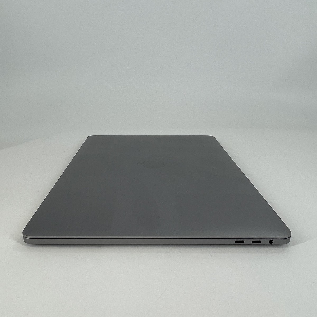 MacBook Pro 15 Touch Bar 2018 2.9 GHz i9 32GB 2TB SSD Radeon Pro