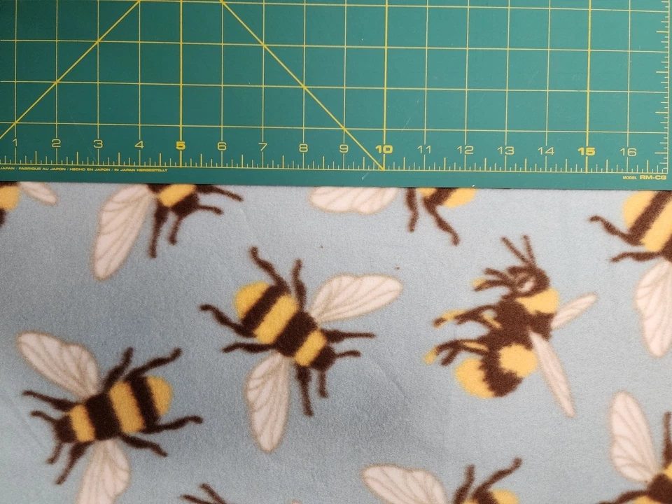 Флисовая ткань Blizzard в ярдах Busy Bees синяя - Изображение 2 из 3