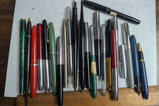 Huge lot of Sheaffer vintage fountain pens low end