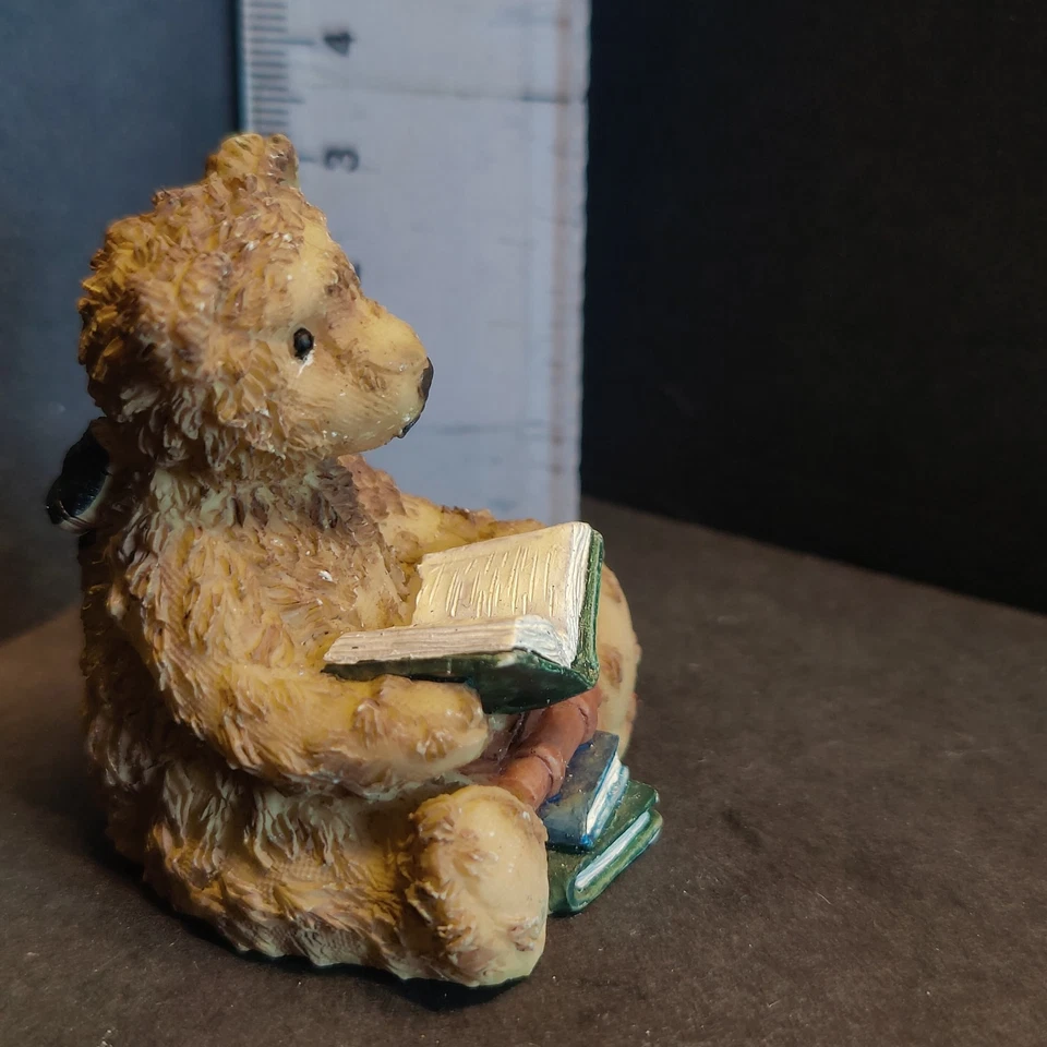 teddy bear 🧸 reading books resin Collectable Cute Figurine Ornament Home Decor - Image 3 of 4
