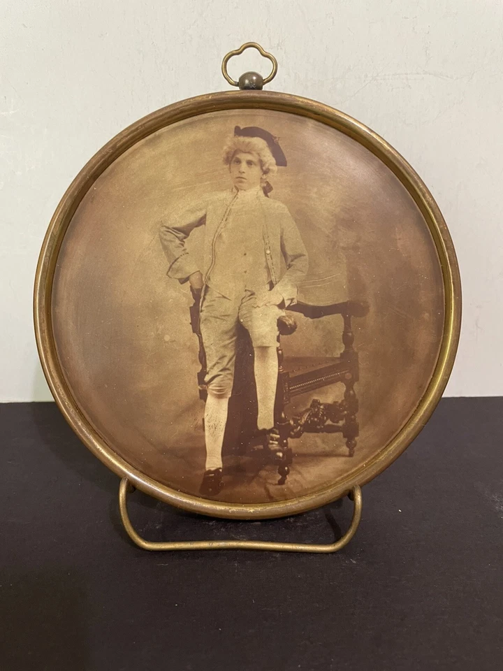 Antique Columbia Medallion Studios Chicago 1800’s Tin Photo & Frame Young Boy - Image 2 of 4